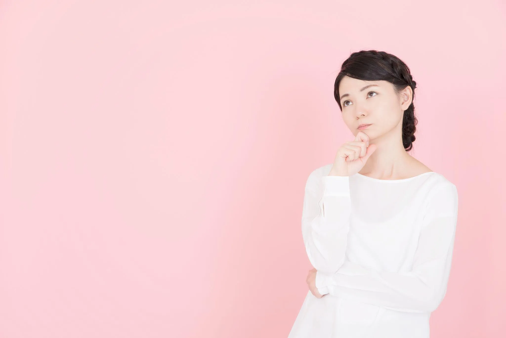 ほくろ除去なら皮膚科と美容外科のどっち？